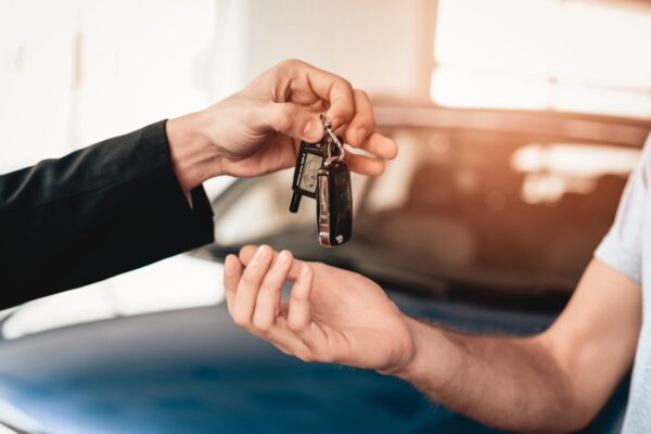 Auto in officina a Milano? Come continuare a muoverti